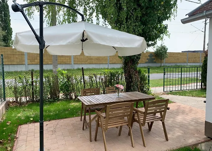 Topart Apartman B Little House Hébergement de vacances Balatonfenyves